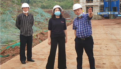 市國(guó)資委副主任張力到興學(xué)商務(wù)中心調(diào)研項(xiàng)目建設(shè)、疫情防控工作